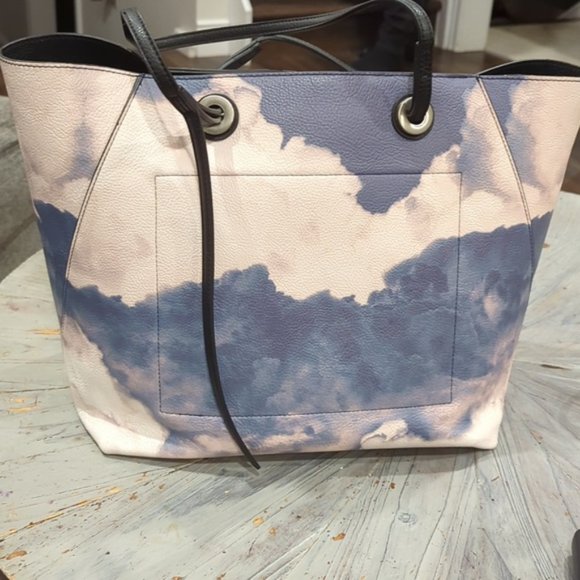 Calvin Klein Cloud Print zippered Tote Bag with Inner mini pouch - Picture 4 of 7